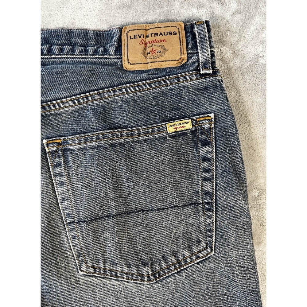 Signature By Levi Strauss jeans Mens 38x30 Blue straight Size faded coloring - Picture 6 of 11